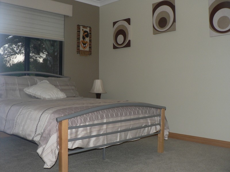 166 Racy Prince Court, Byford WA 6122