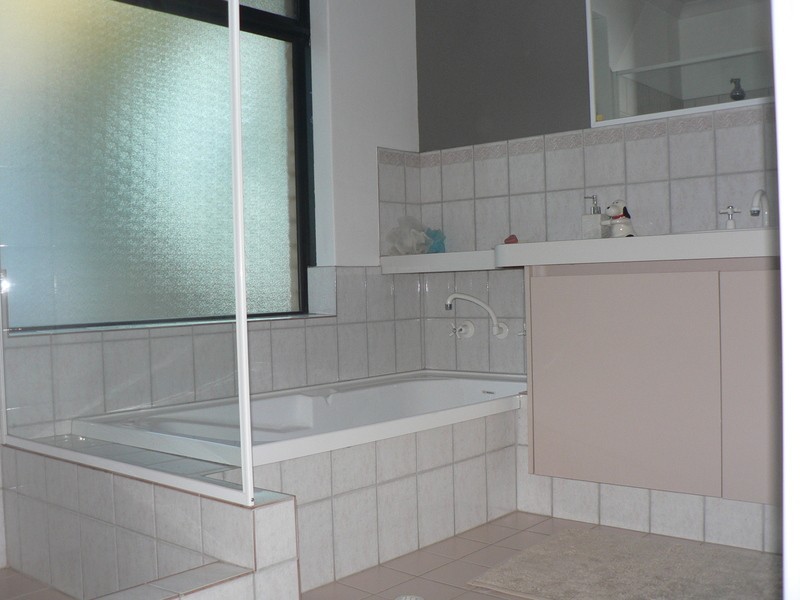 166 Racy Prince Court, Byford WA 6122