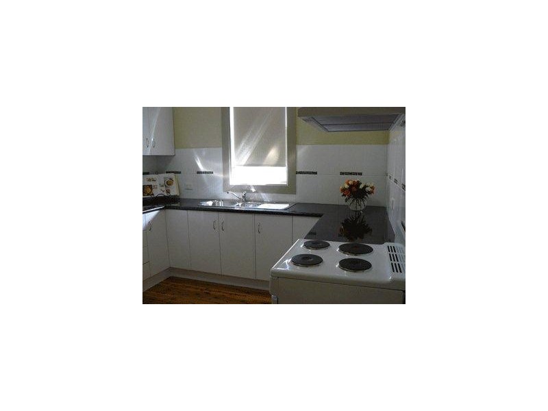 4 Rose Street, Parkes NSW 2870