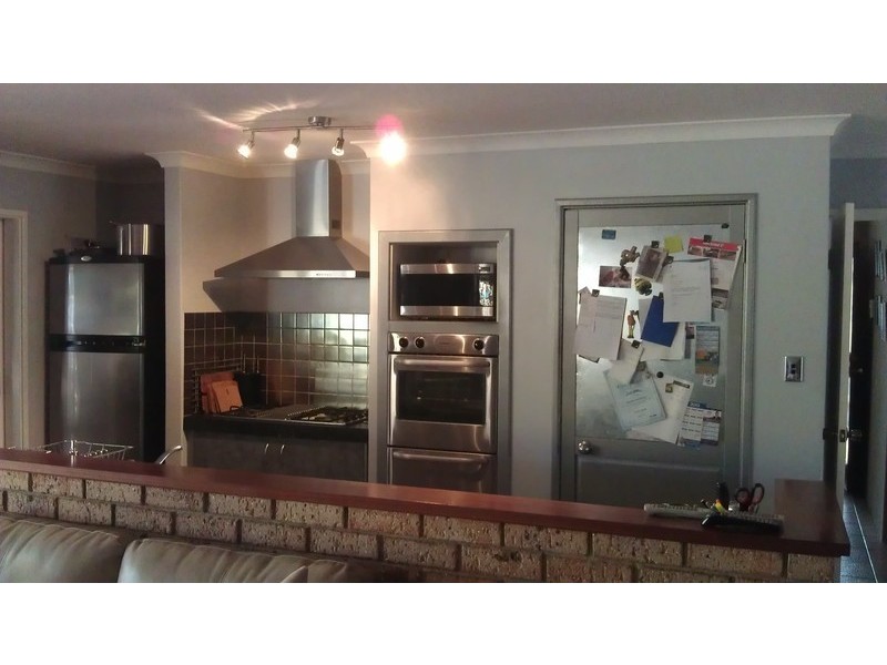 18 Riley Place, Leda WA 6170