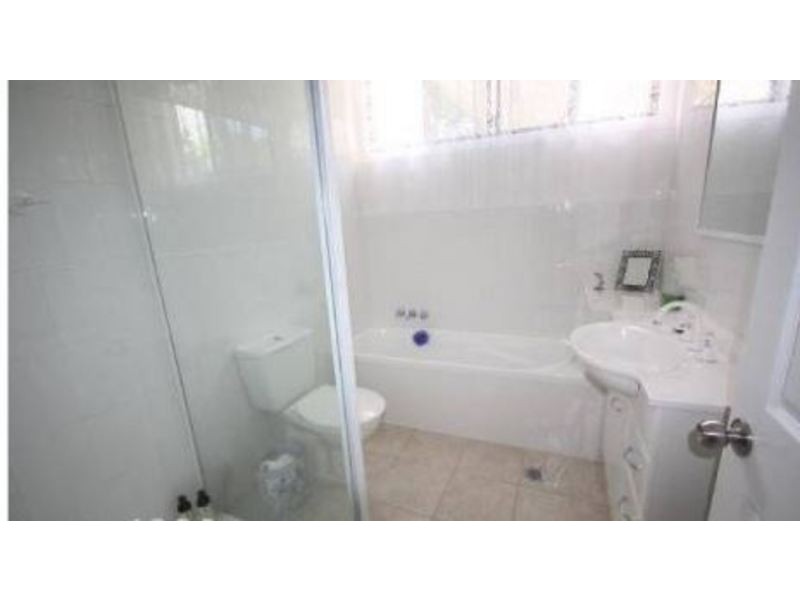8 Casey Street, Mareeba QLD 4880