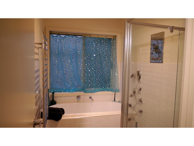 28 Highfield Drive, Aberfoyle Park SA 5159