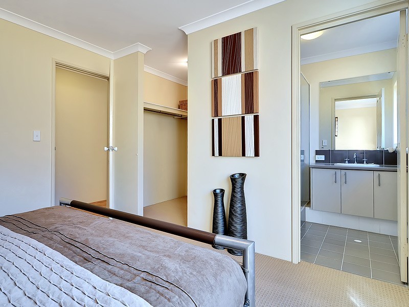 1  Hanoi Way, Hocking WA 6065