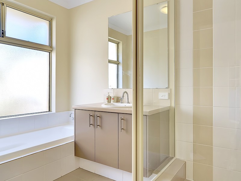 1  Hanoi Way, Hocking WA 6065
