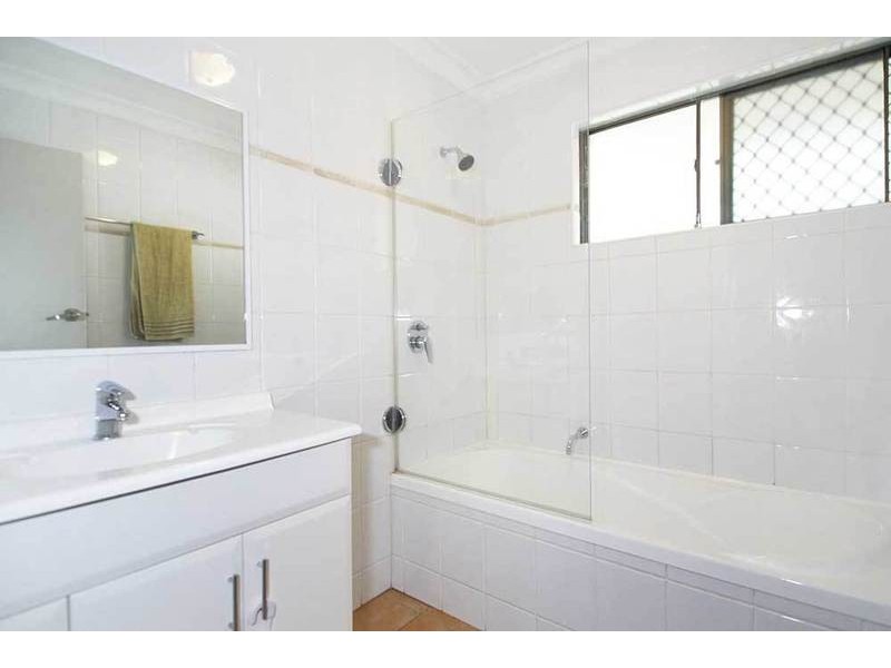 2 Hunt Place, Parmelia WA 6167