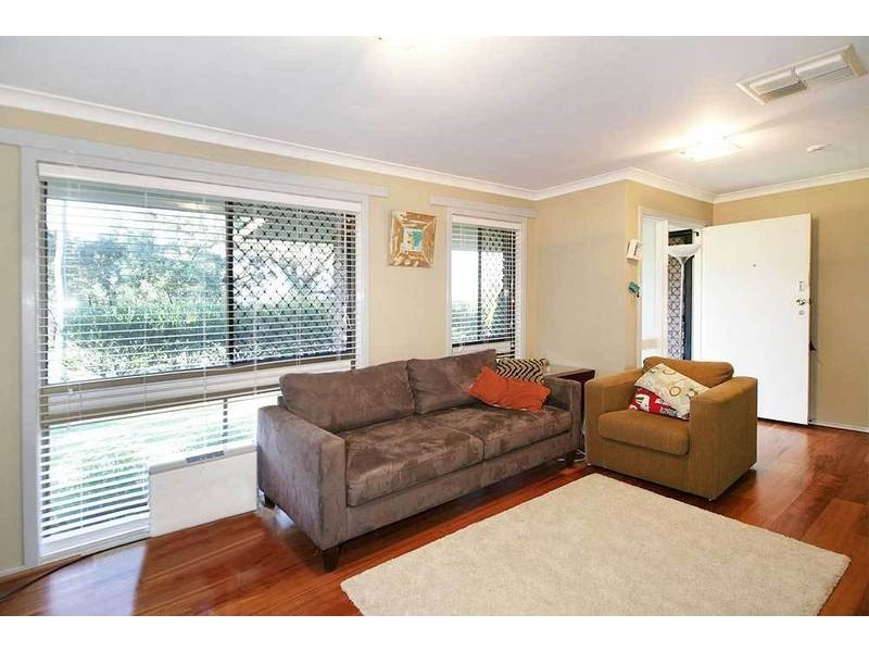2 Hunt Place, Parmelia WA 6167