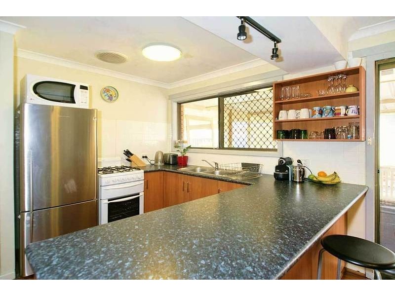 2 Hunt Place, Parmelia WA 6167