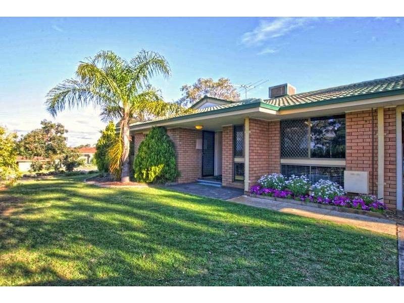 2 Hunt Place, Parmelia WA 6167