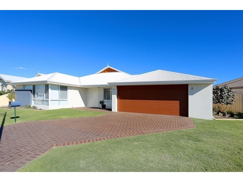 8 Virginia Turn, Madora Bay WA 6210