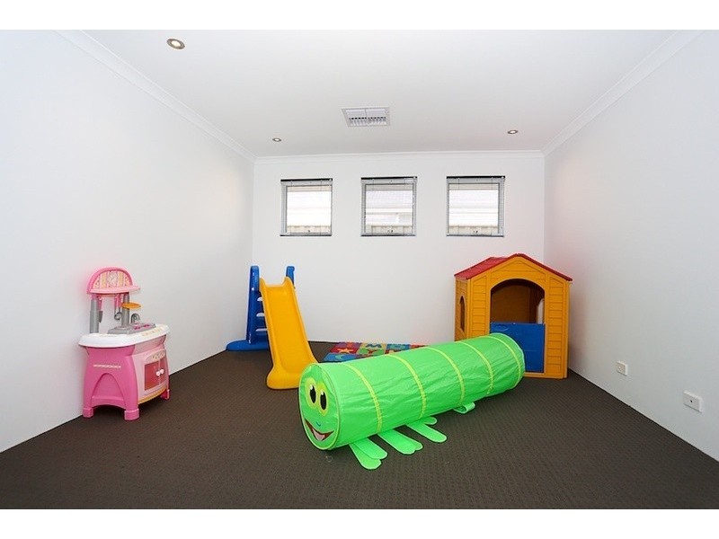 8 Virginia Turn, Madora Bay WA 6210