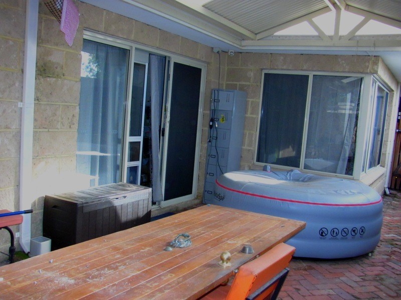 35 Courtland Crescent, Redcliffe WA 6104