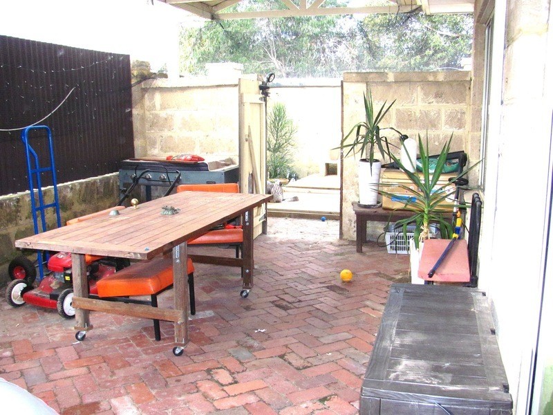 35 Courtland Crescent, Redcliffe WA 6104