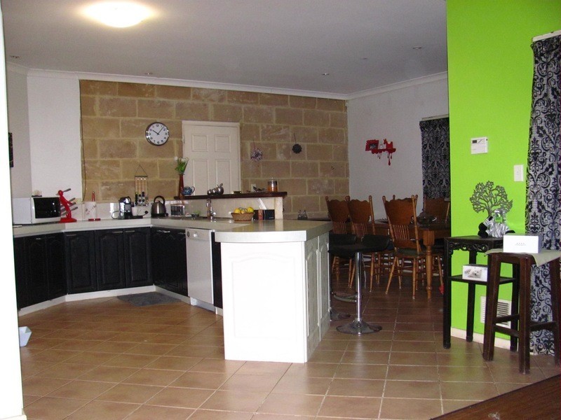 35 Courtland Crescent, Redcliffe WA 6104