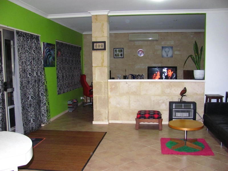 35 Courtland Crescent, Redcliffe WA 6104