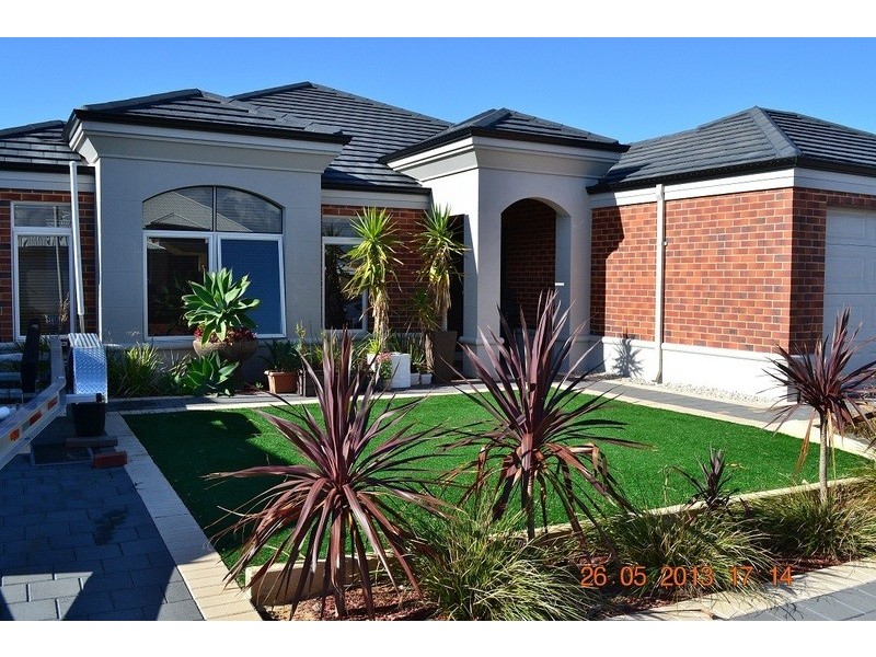 7 Drosera Turn, Halls Head WA 6210