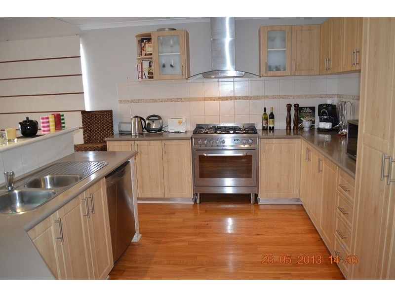 7 Drosera Turn, Halls Head WA 6210