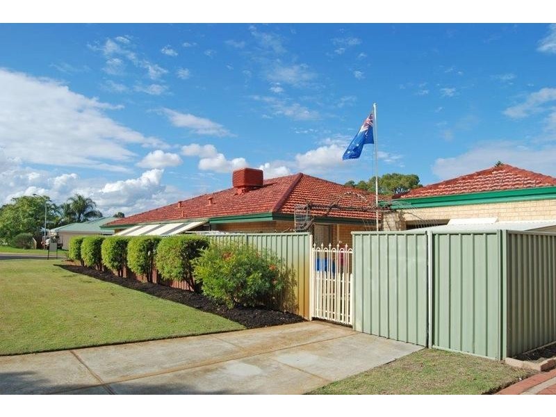 2 Walsh Avenue, Redcliffe WA 6104