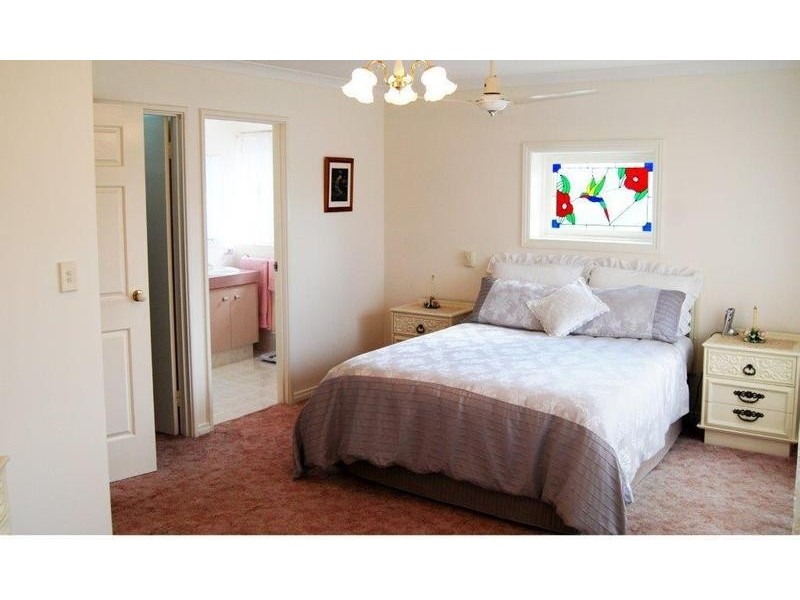 2 Walsh Avenue, Redcliffe WA 6104