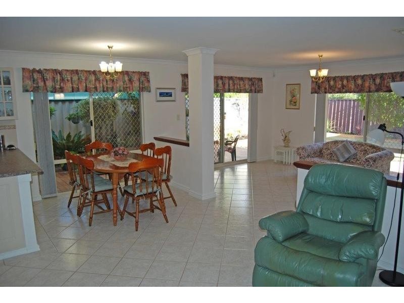 2 Walsh Avenue, Redcliffe WA 6104