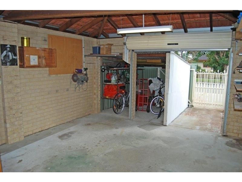 2 Walsh Avenue, Redcliffe WA 6104