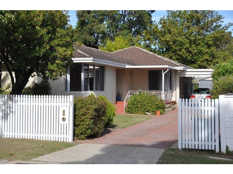 37 Coomoora Rd, Booragoon WA 6154