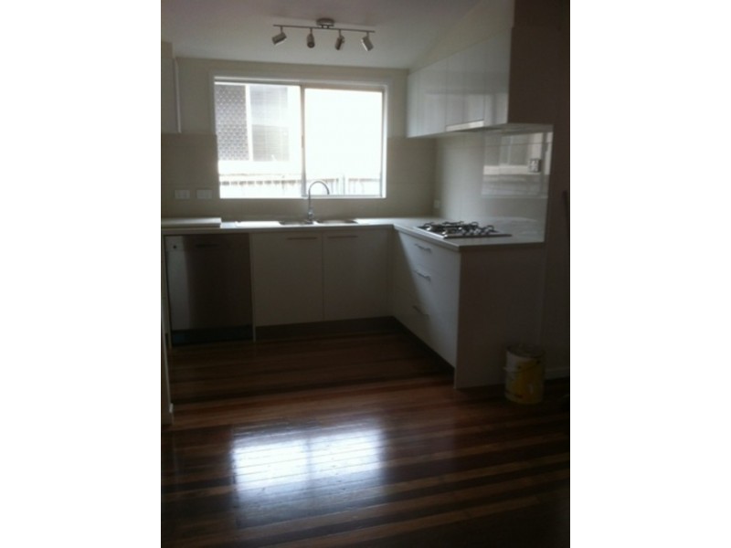 2/41 Mountain View Ave, Miami QLD 4220