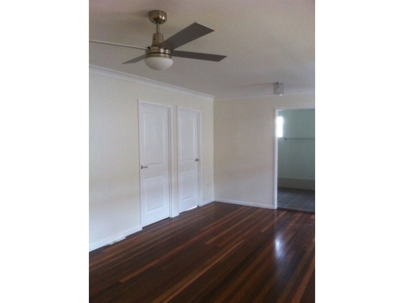 2/41 Mountain View Ave, Miami QLD 4220