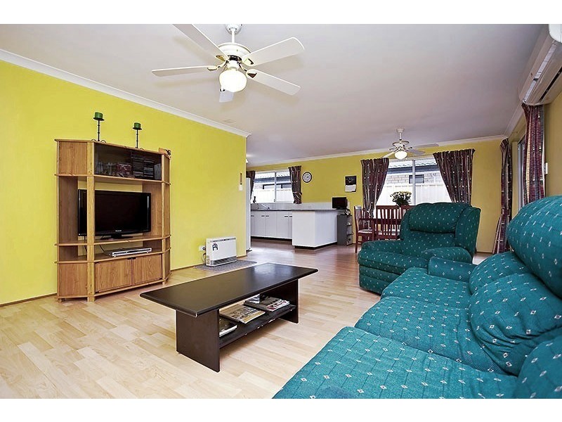 7 Babbler Turn, Beechboro WA 6063