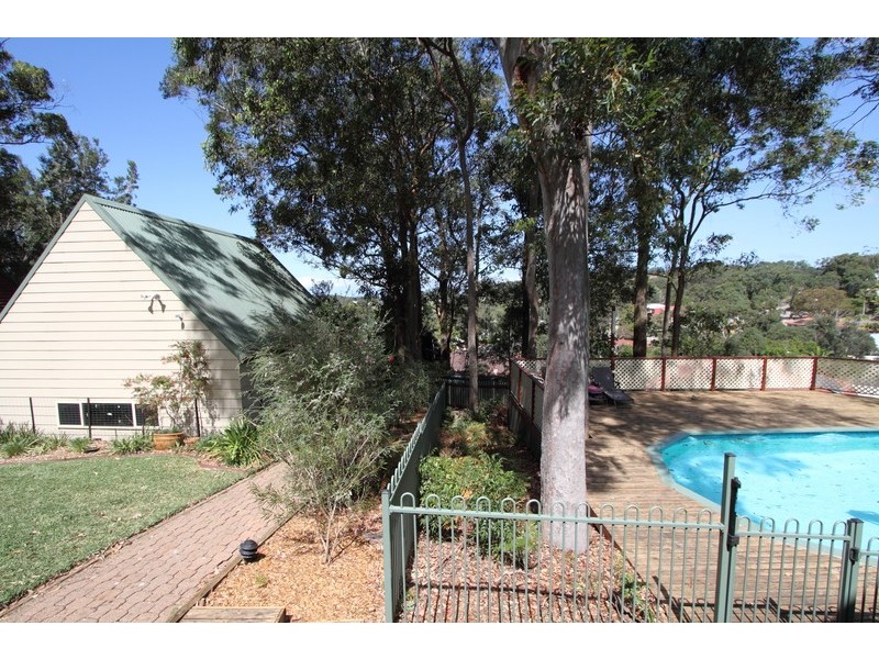 17 Honeyeater Place, Tingira Heights NSW 2290