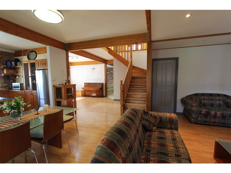 17 Honeyeater Place, Tingira Heights NSW 2290