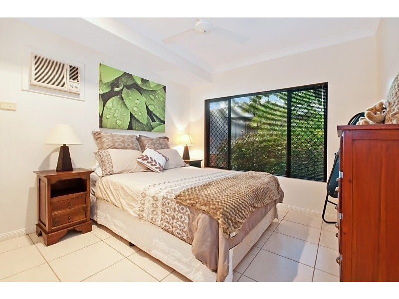 19 Elphinstone St, Kanimbla QLD 4870