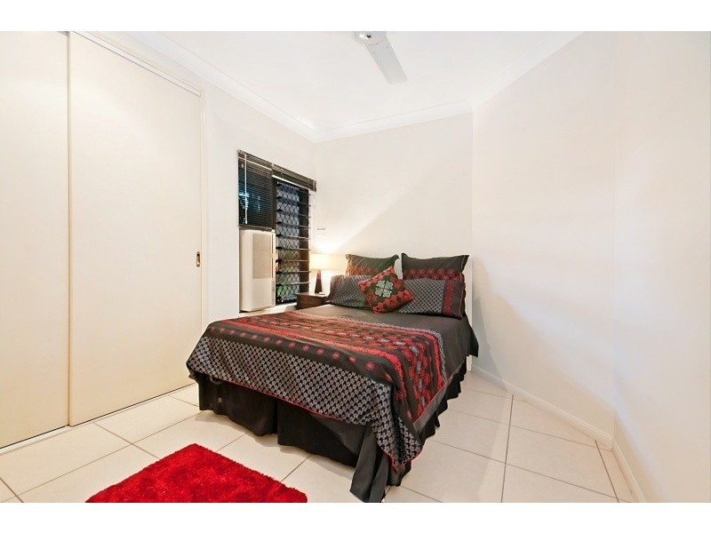19 Elphinstone St, Kanimbla QLD 4870