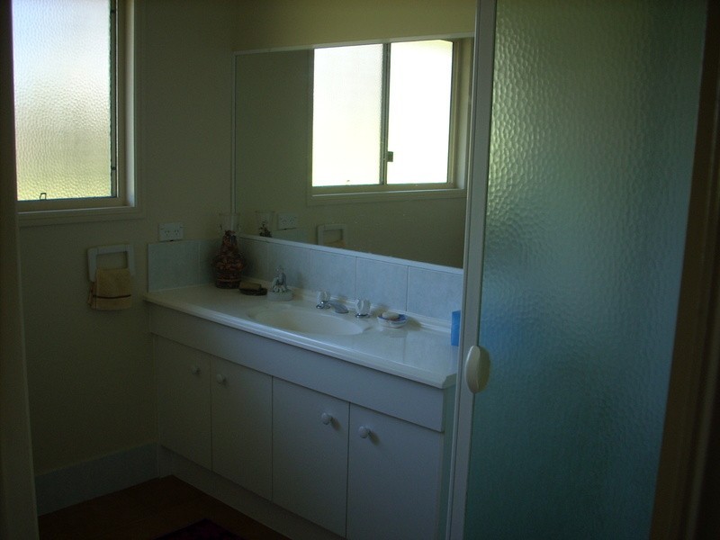 13 Shelly Crescent, Lamb Island QLD 4184
