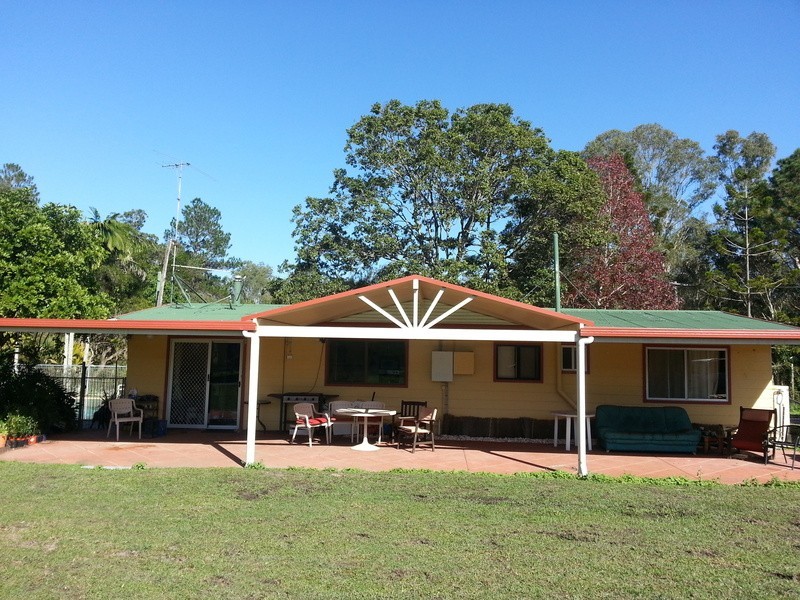 77 Hardwood Road, Landsborough QLD 4550