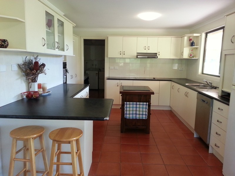 77 Hardwood Road, Landsborough QLD 4550