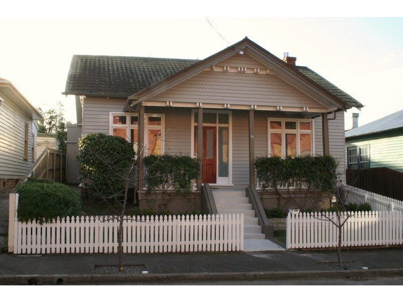 17 Alberry Ave, North Hobart TAS 7000