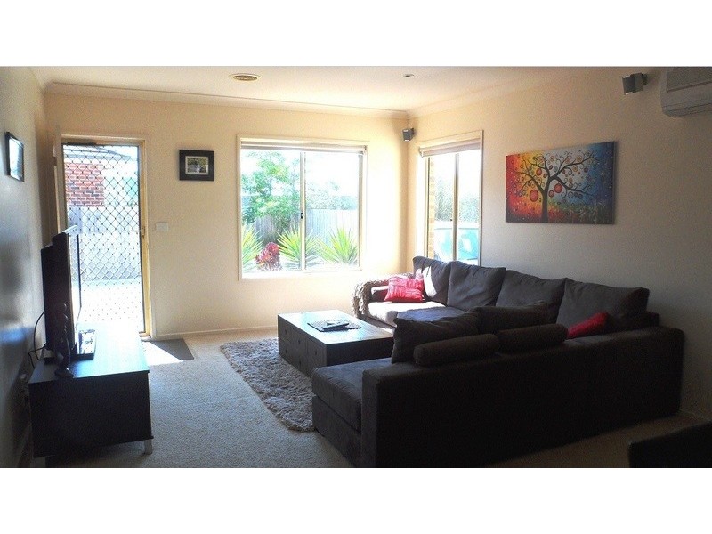 2/15 Arbour Grove, Belmont VIC 3216