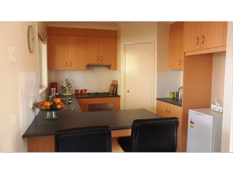 2/15 Arbour Grove, Belmont VIC 3216