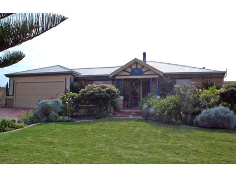 16 Tenggara Ave, Two Rocks WA 6037