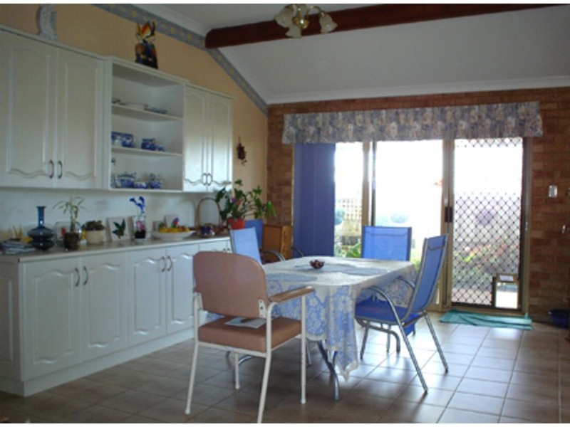 16 Tenggara Ave, Two Rocks WA 6037