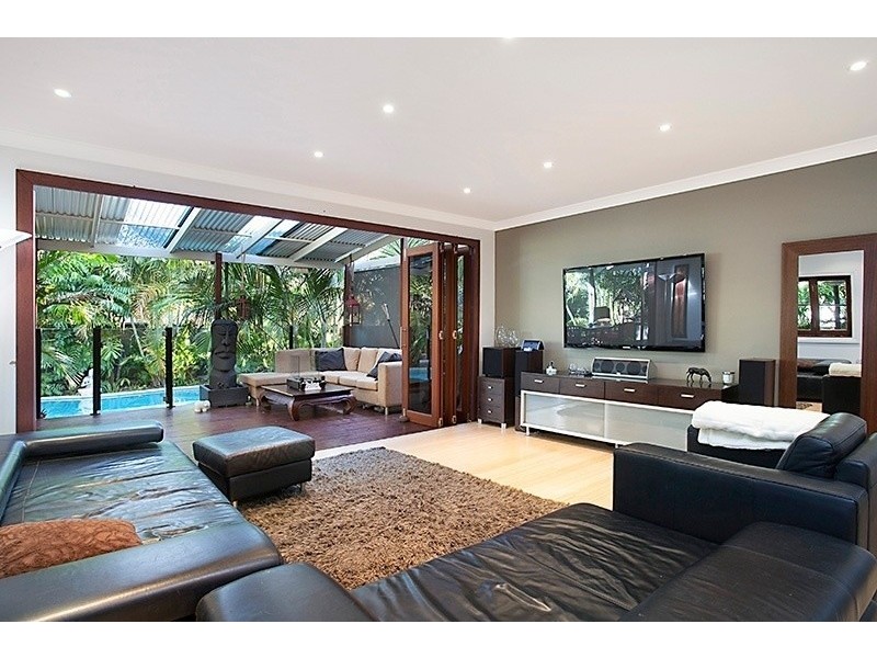 97 Clayton Street, Sandgate QLD 4017