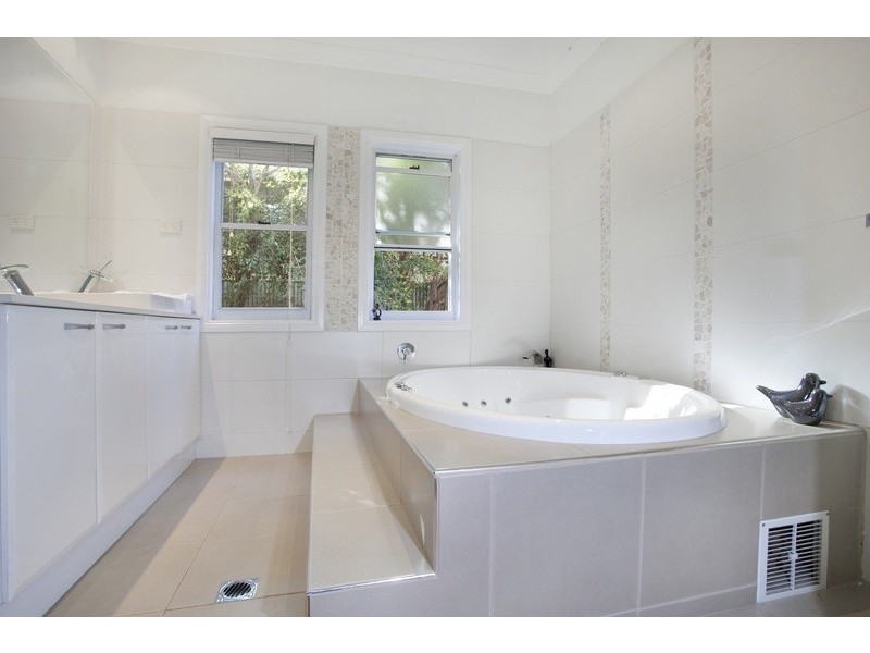 97 Clayton Street, Sandgate QLD 4017