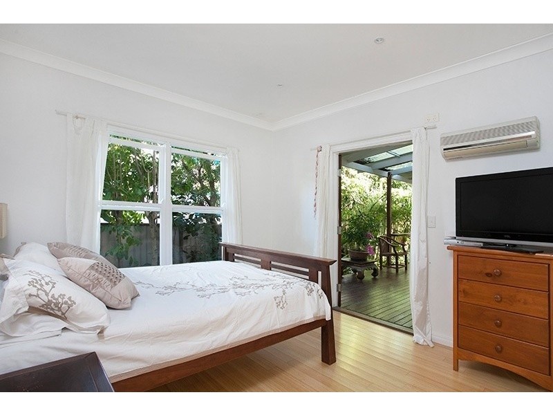 97 Clayton Street, Sandgate QLD 4017