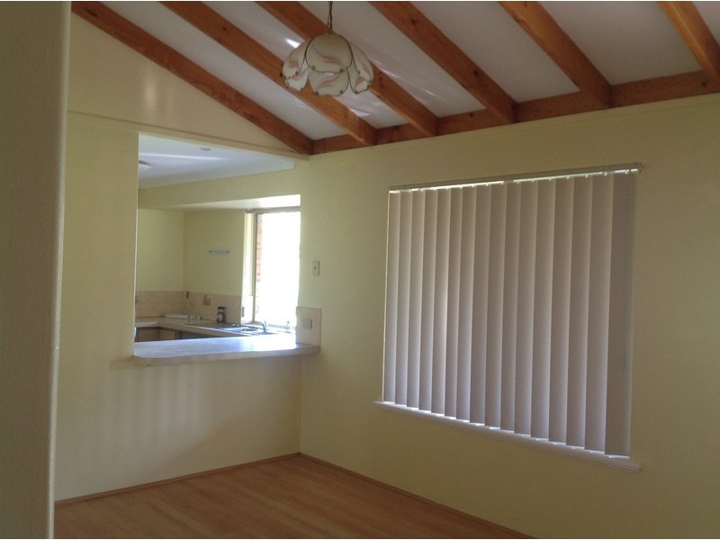 8 Holland St, Coolup WA 6214