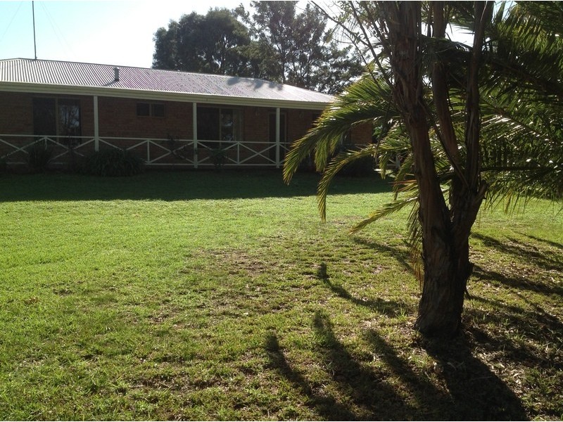 8 Holland St, Coolup WA 6214