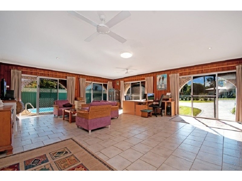 318  Tuggerawong Road, Tuggerawong NSW 2259