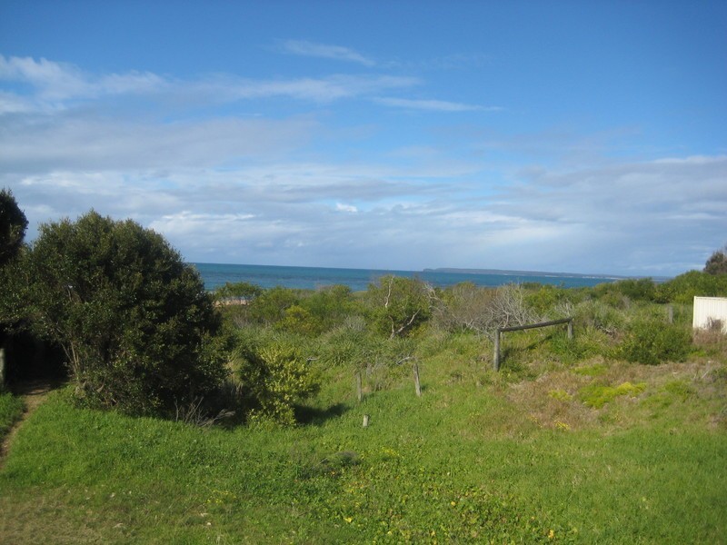 40 Eastbourne Ave, Culburra Beach NSW 2540