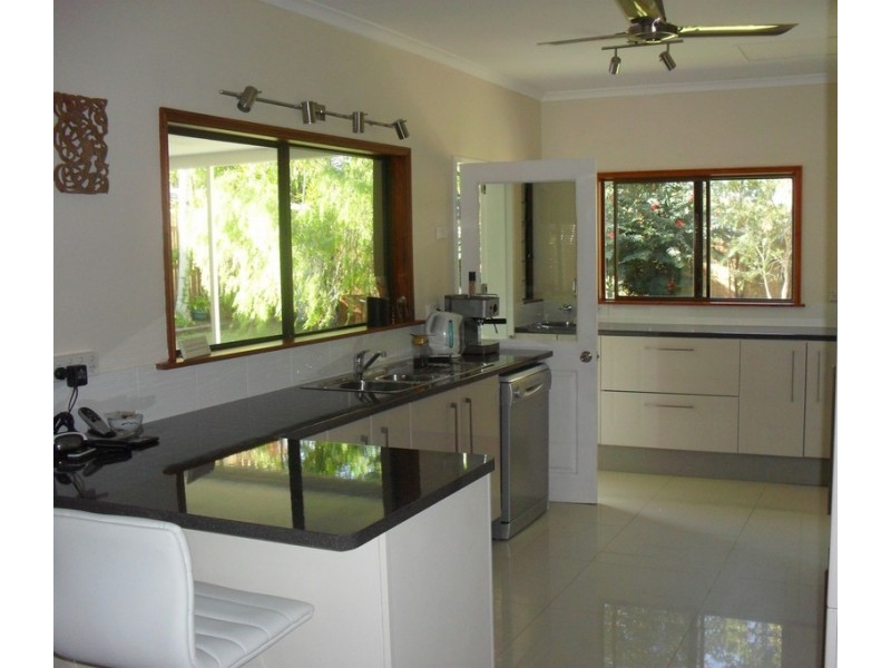 6 Manly Close, Kewarra Beach QLD 4879