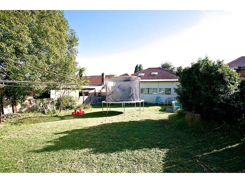 17 Lansdowne Street, Eastwood NSW 2122