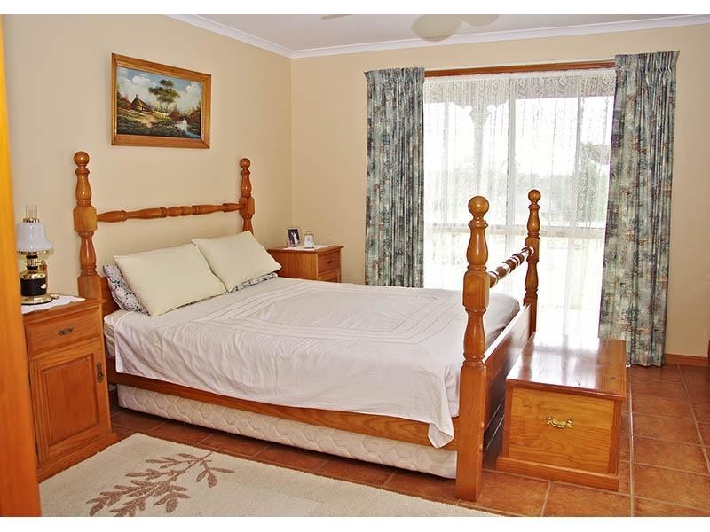 11 Endurance Ave, Cooloola Cove QLD 4580